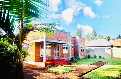 Karatu House | Hillside Home-Fully furnished home near Ngorongoro