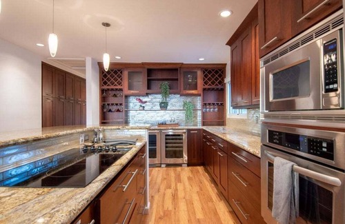 Middletown House | ♥ Hilltop Hacienda – Private Villa with Panoramic Views! ♥