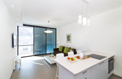 Old North Apartment | Hilton Bay Apartment with Bedroom shelter