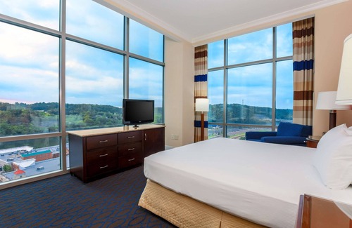 Downtown Branson Hotel | Hilton Branson Convention Center