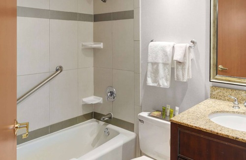 Oak Lawn Hotel | Hilton Chicago/Oak Lawn