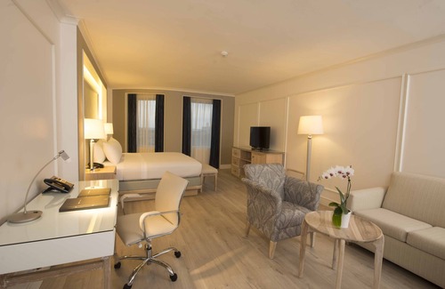 Kennedy Hotel | Hilton Colon Guayaquil