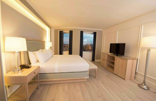Kennedy Hotel | Hilton Colon Guayaquil