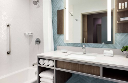 North Burnet Hotel | Hilton Garden Inn Austin North - Near the Domain