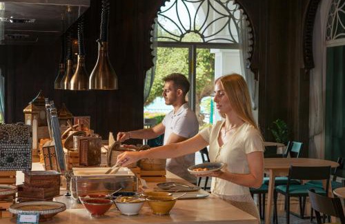 Abu Samra Resort | Hilton Salwa Beach Resort and Villas