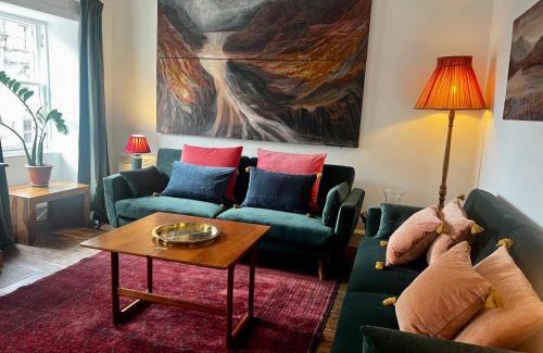 Old Town Apartment | Historic Apartment in Royal Mile
