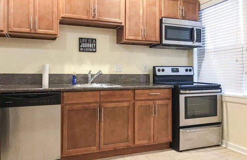 Midtown Apartment | Historic Apt 🎨 Near Arts District 🎨 Walkable Near Downtown