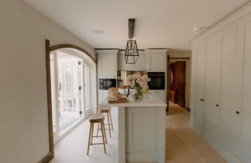Bunbury House | Historic building offers an inviting retreat with its charming blend of comfort and elegance, sleeping 10 guests