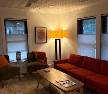 Georgetown House | Historic bungalow on Church Street