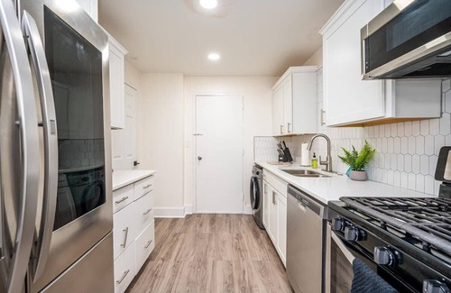 Downtown Atlanta Apartment | Historic Condo in Atlanta with Skyline View