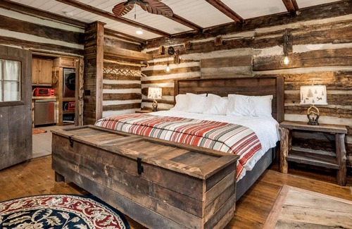 Arrington Cabin | Historic Creekside Cabin at Arrington Reserve