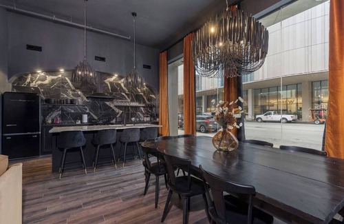 Downtown Louisville Condo | Historic District Hideaway. 4bed