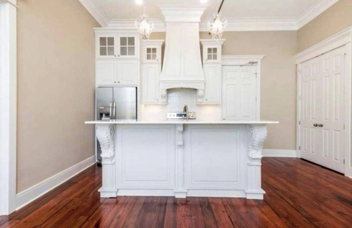 Crowley Apartment | Historic downtown apartment