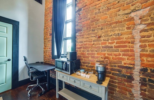 Marshall Apartment | Historic Downtown Marshall: Efficient Studio Space