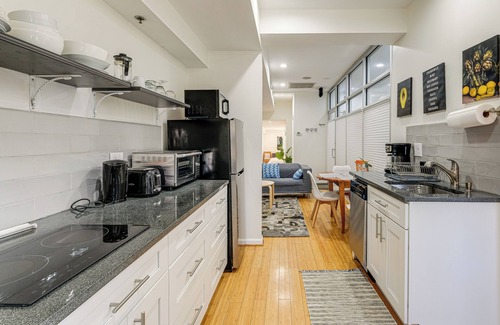 Old Town Alexandria Apartment | Historic Dtwn Alexandria Studio: Dogs Welcome!