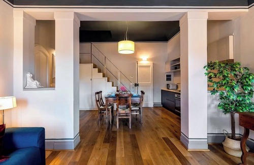 Oltrarno Apartment | Historic Elegance in the Heart of Florence