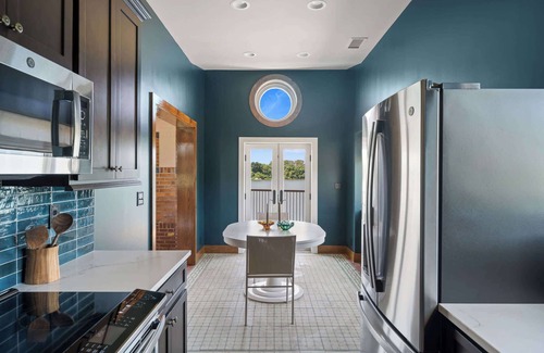 Glenview House | Historic Gaffney House, Exclusive River Estate
