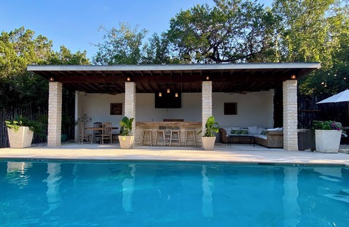 Concan House | Historic Gated Estate, Pool, Cabana, 2 Kitchens, Lush, Kayaks, Walk 2 Frio!