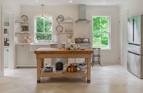 Osterville House | Historic Home in Prime Osterville Village Location: Three bedrooms, Sleeps 6