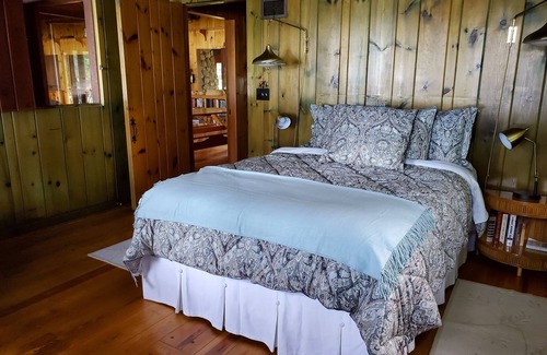 Frazee Cabin | Historic Lake LodgenRustic ElegancenModern ComfortnWaterfront OasisnPrivatennnn
