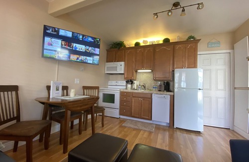 Capitola Cottage | Historic Lawn Way Cottage in the Heart of Capitola Village