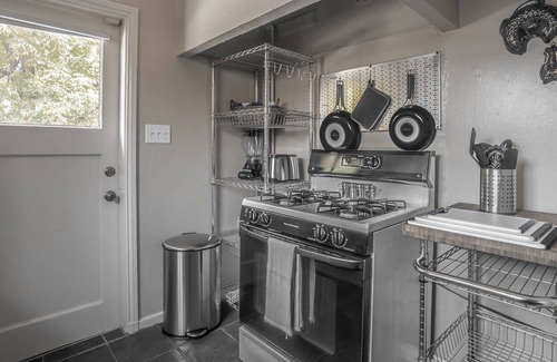 Alta Vista Apartment | Historic Luxury Two Bedroom near Downtown