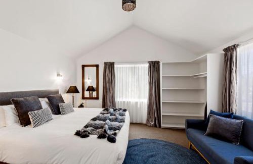 Queenstown City Centre Apartment | Historic Stone Cottage - Alley Apartment