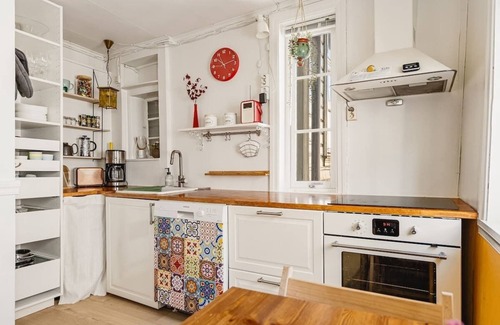 Sentrum House | Historical House W Private Patio - 550m from Bryggen