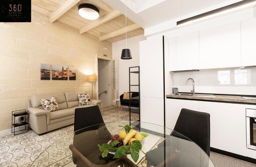 Mdina Old City House | Historical Mdina Gem, Lux HOME with Rooftop Pool by 360 Estates