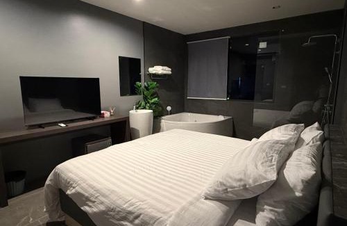 Ratchadaphisek Hotel | HK Villa Resort