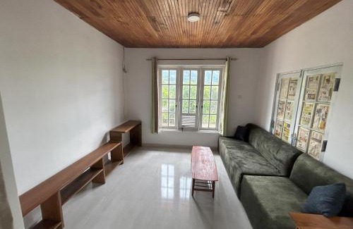 Handessa House | HnM Kandy - Peradeniya Small Apartment with a luxury bed, kitchen, living area, attached washroom