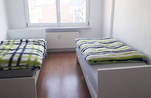 Jena-Zentrum Apartment | HÖ01 large apartment with dryer and washing machine