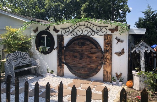 Fairview House | Hobbit House - Couples Hideaway