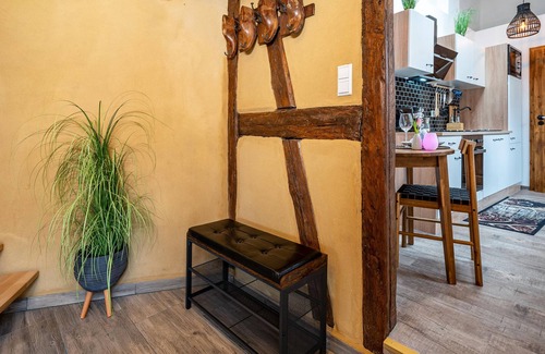 Neustadt an der Weinstrasse Apartment | Holiday Apartment 'Fachwerk' with Wi-Fi