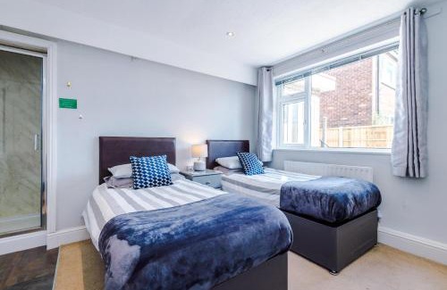 Barnetby House | Holcombe Guest House