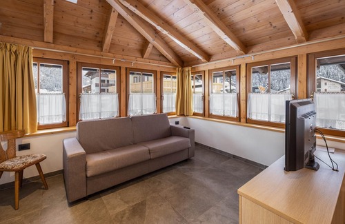 Campitello di Fassa Apartment | Holiday Apartment “Appartamenti Stefan Soreie” with Mountain View