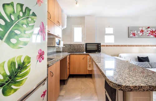 Torrequebrada Apartment | Holiday Apartment Benalmadena Costa by the Beach with Shared Pool & Wi-Fi