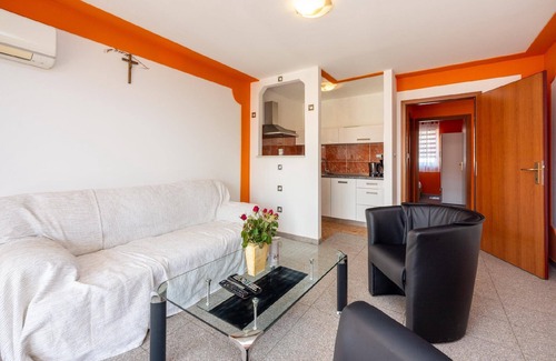 Novi Vinodolski Apartment | Holiday apartment Novi Vinodolski for 2 - 12 persons with 5 bedrooms - Holiday apartment