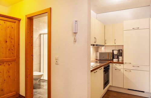 Ischgl Apartment | Holiday Apartment "Alpenflora 1" with Mountain View, Balcony & Wi-Fi
