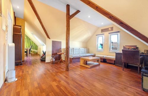 Wuelfel Apartment | Holiday Apartment 'Dachgeschosswohnung Wohllebe' with Wi-Fi and Air Conditioning