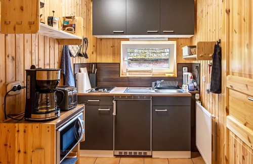 Bleckede Apartment | Holiday Apartment "Elbtalquartier Im Grünen" with Shared Terrace, Shared Garden & Wi-Fi