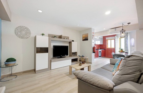 Praia da Rocha Apartment | Holiday Apartment "Karol Vaz" with Balcony, Shared Pool & Wi-Fi