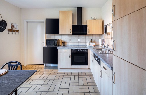 Kirchheim Apartment | Holiday Apartment "Kirchheim" with Private Terrace, Private Garden and Wi-Fi