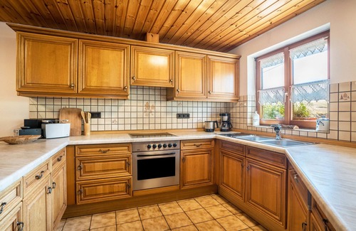 Wolfach - Saint Roman Apartment | Holiday Apartment "Klausenhansenhof" with Shared Terrace and Wi-Fi