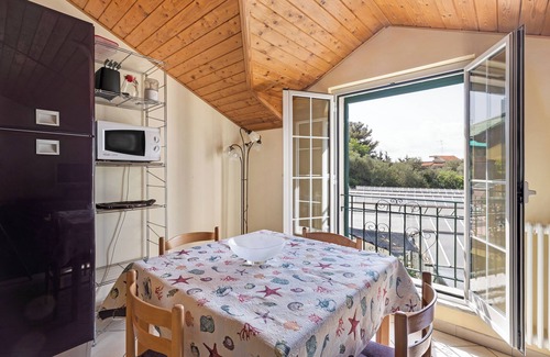 Ceriale Apartment | Holiday Apartment "La Casa di Lady" with Sea View, Terrace & Wi-Fi