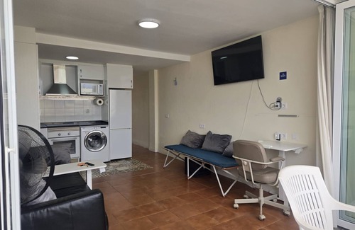 Playa del Ingles Apartment | Holiday Apartment "Los Molinos 735" with Sea View, Shared Pool & Wi-Fi
