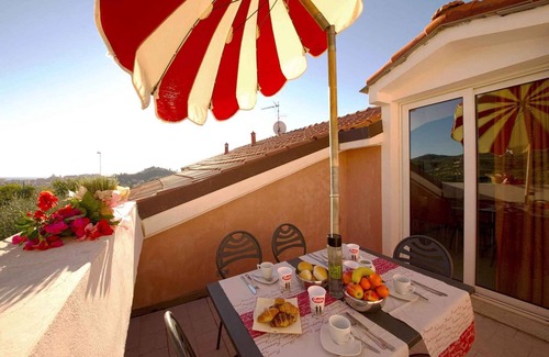 Loano Apartment | Holiday apartment mit Klimaanlage und Pool