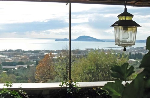 Formia Apartment | Holiday apartment on the first floor in a villa with sea views