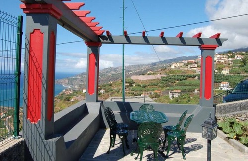 Ribeira Brava Apartment | Holiday Apartment "Vila Brava Cottage Apartamento G" with Sea View & Wi-Fi