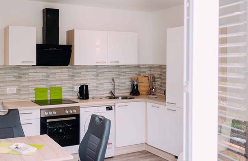 Klimno Apartment | Holiday apartment Sara with sea views and pool